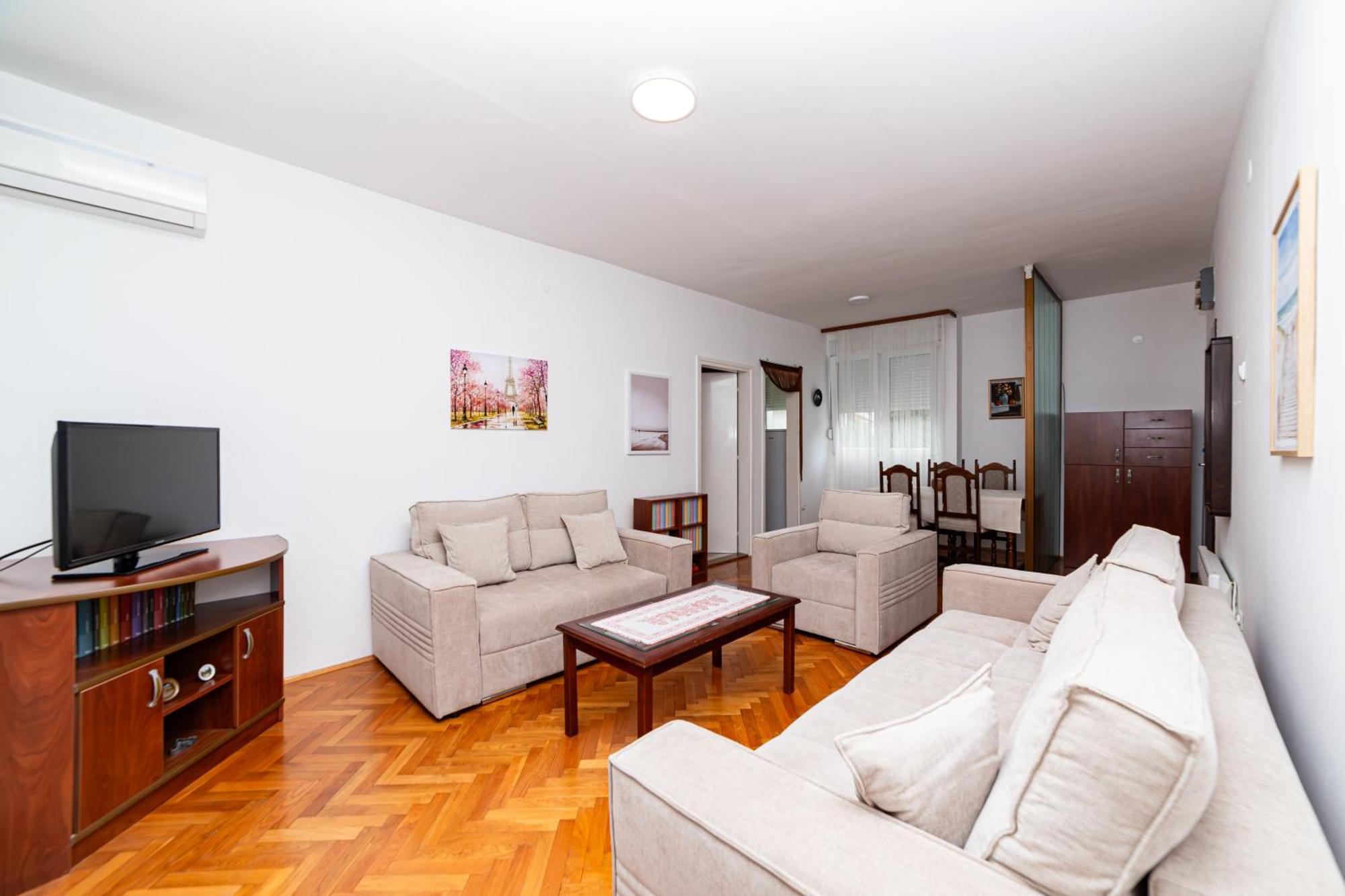 Simanic Apartment *