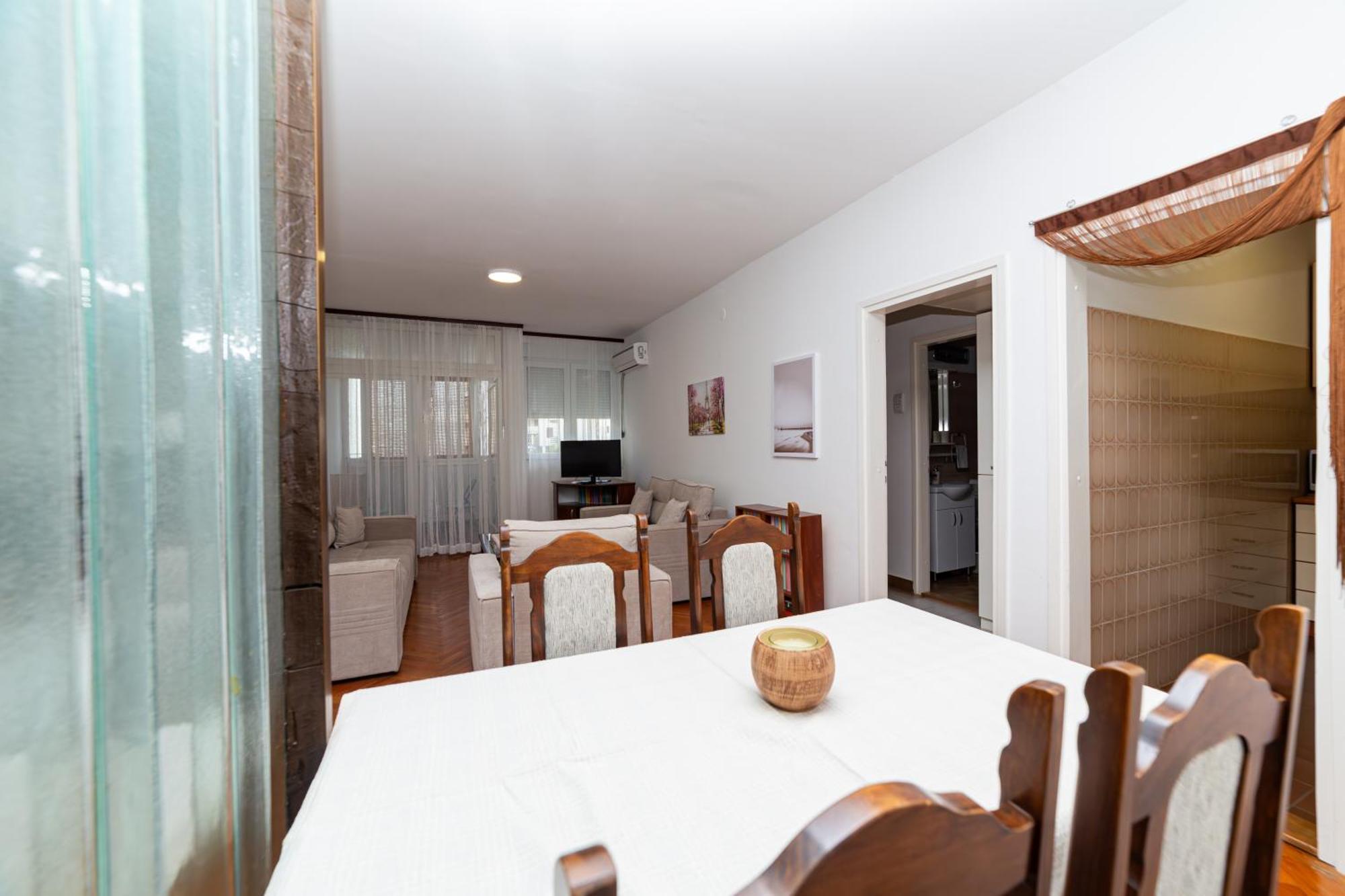 Simanic Apartment *
